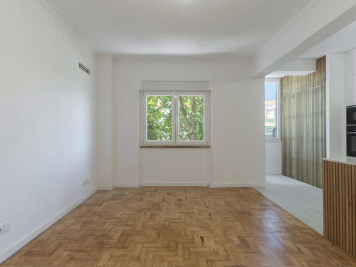 Renovated 1+1 bedroom flat near Jardim de Santa Clara and the metro 883285137
