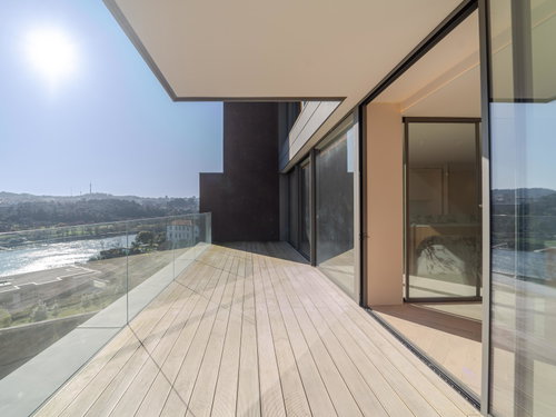4+1 bedroom flat, with balcony, facing the Douro River 3309220788