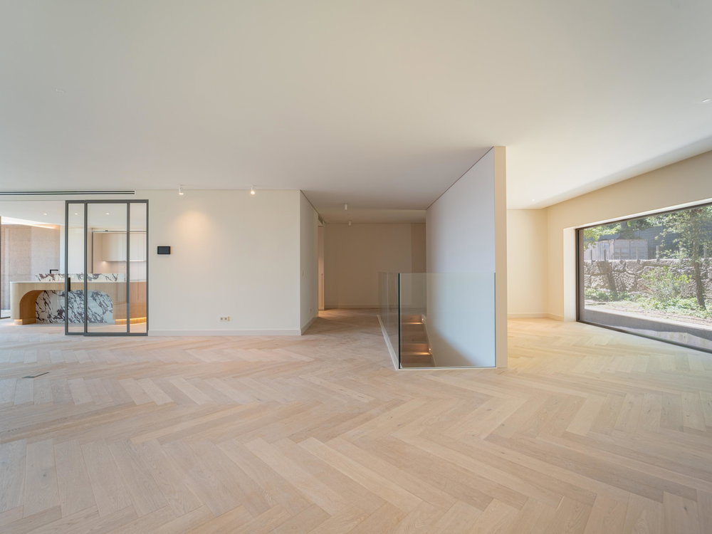 3+1 bedroom flat, with balcony, facing the Douro River