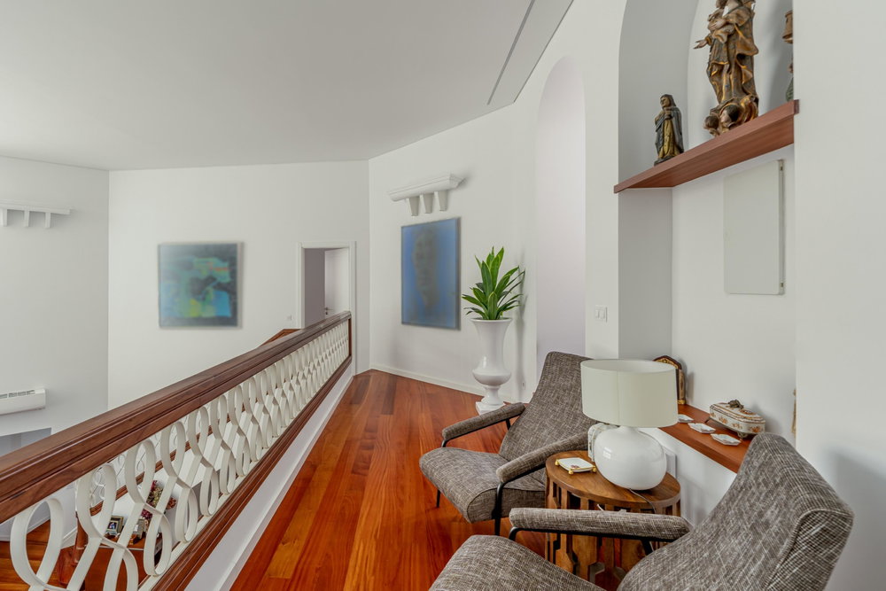 5 bedroom villa in the centre of Lisbon with jacuzzi and parking 672176511