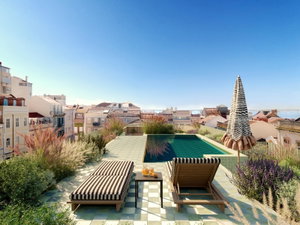 2+1 bedroom flat with balcony in Lisbon 3940256075