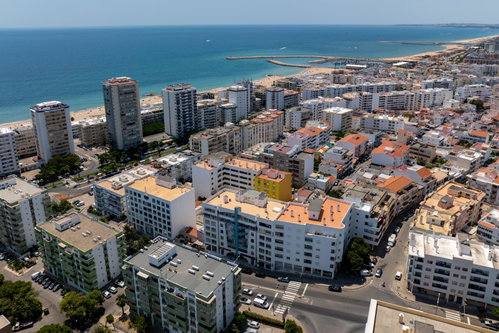 4 bedroom flat in Quarteira with terrace and fireplace, next to the beach 796870612