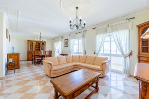 4 bedroom flat in Quarteira with terrace and fireplace, next to the beach 796870612