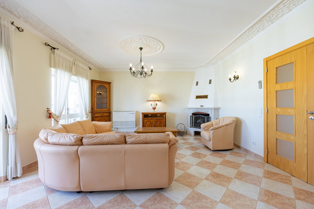 4 bedroom flat in Quarteira with terrace and fireplace, next to the beach 796870612