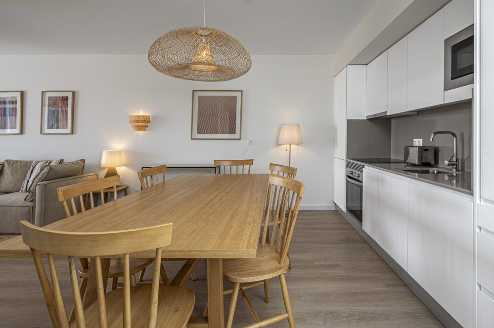 2+1 bedroom flat with terrace and rooftop pool with sea view.