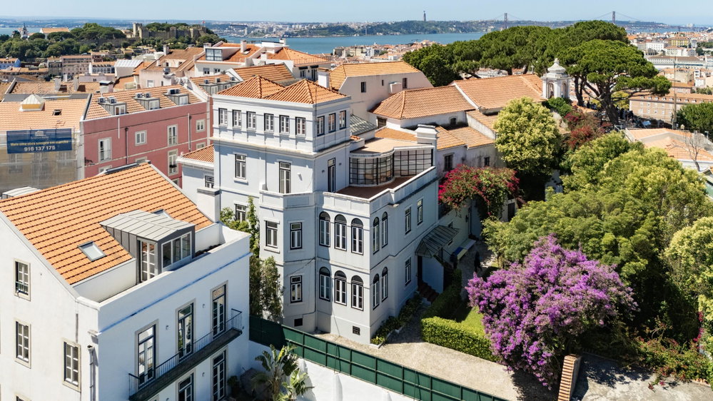 Mansion in Graça with garden and 360º view Lisbon 3438252849