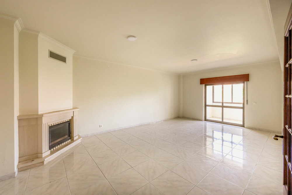 4 bedroom flat in Carnaxide with parking and storage room 3502346738