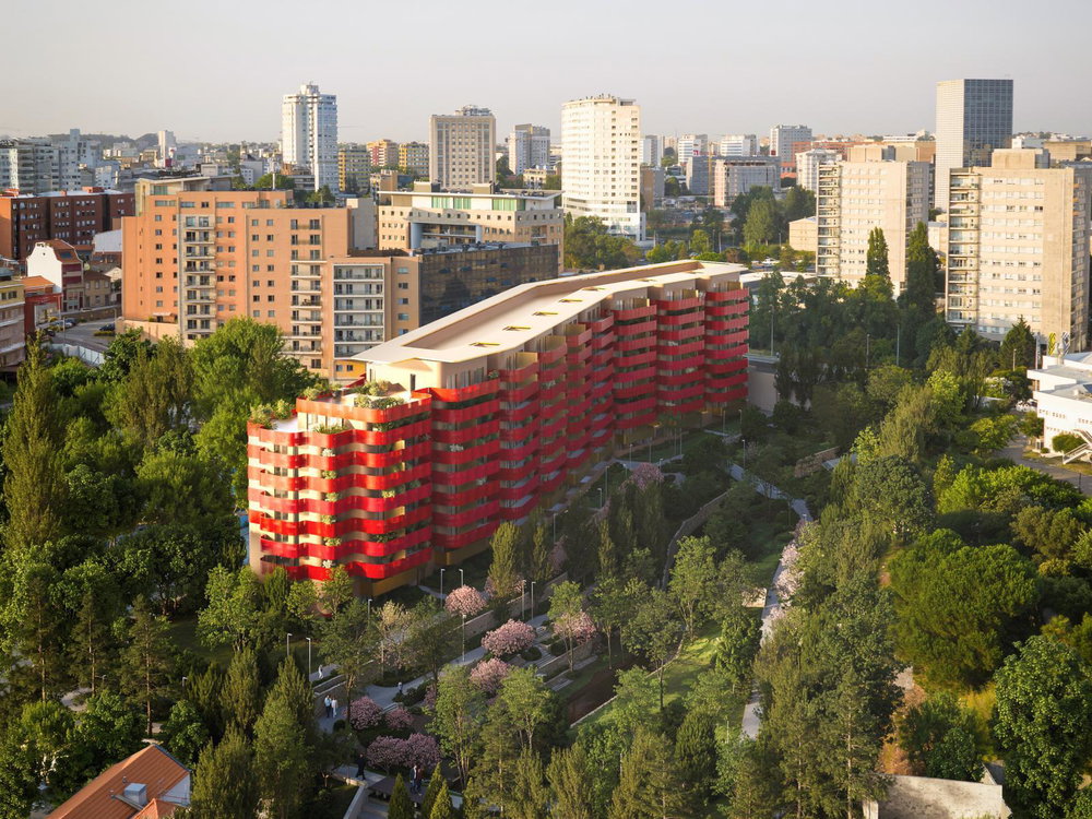 1 bedroom flat with parking in a new development in Porto