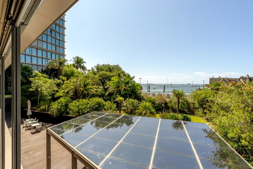 3 bedroom flat with sea view, located in Cascais