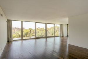 3 bedroom flat with sea view, located in Cascais