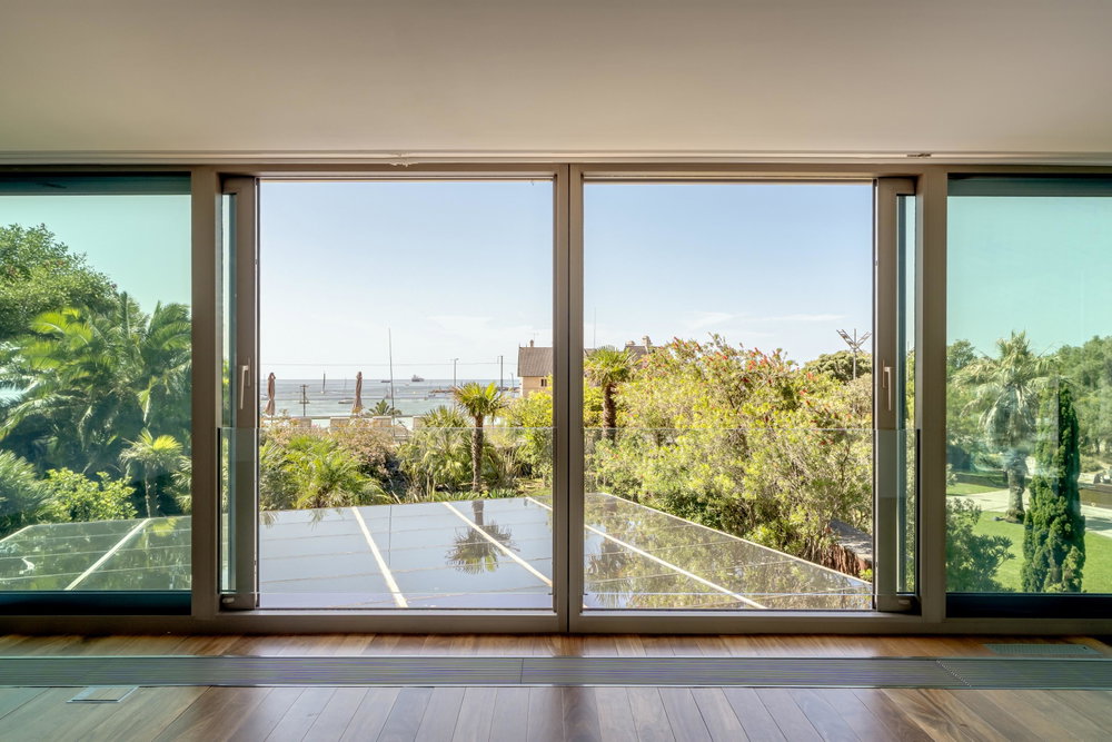 3 bedroom flat with sea view, located in Cascais