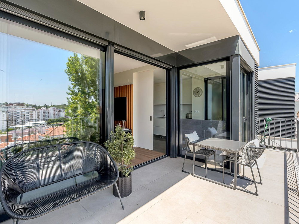 3 bedroom flat in a gated community in Carnaxide, Oeiras, Lisbon