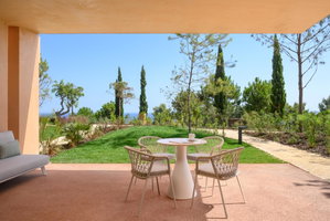 2 bedroom flat with terrace and parking in Palmares