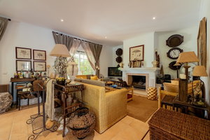 Detached 5 Bedroom Villa with Pool and Garage, Vilamoura, Algarve