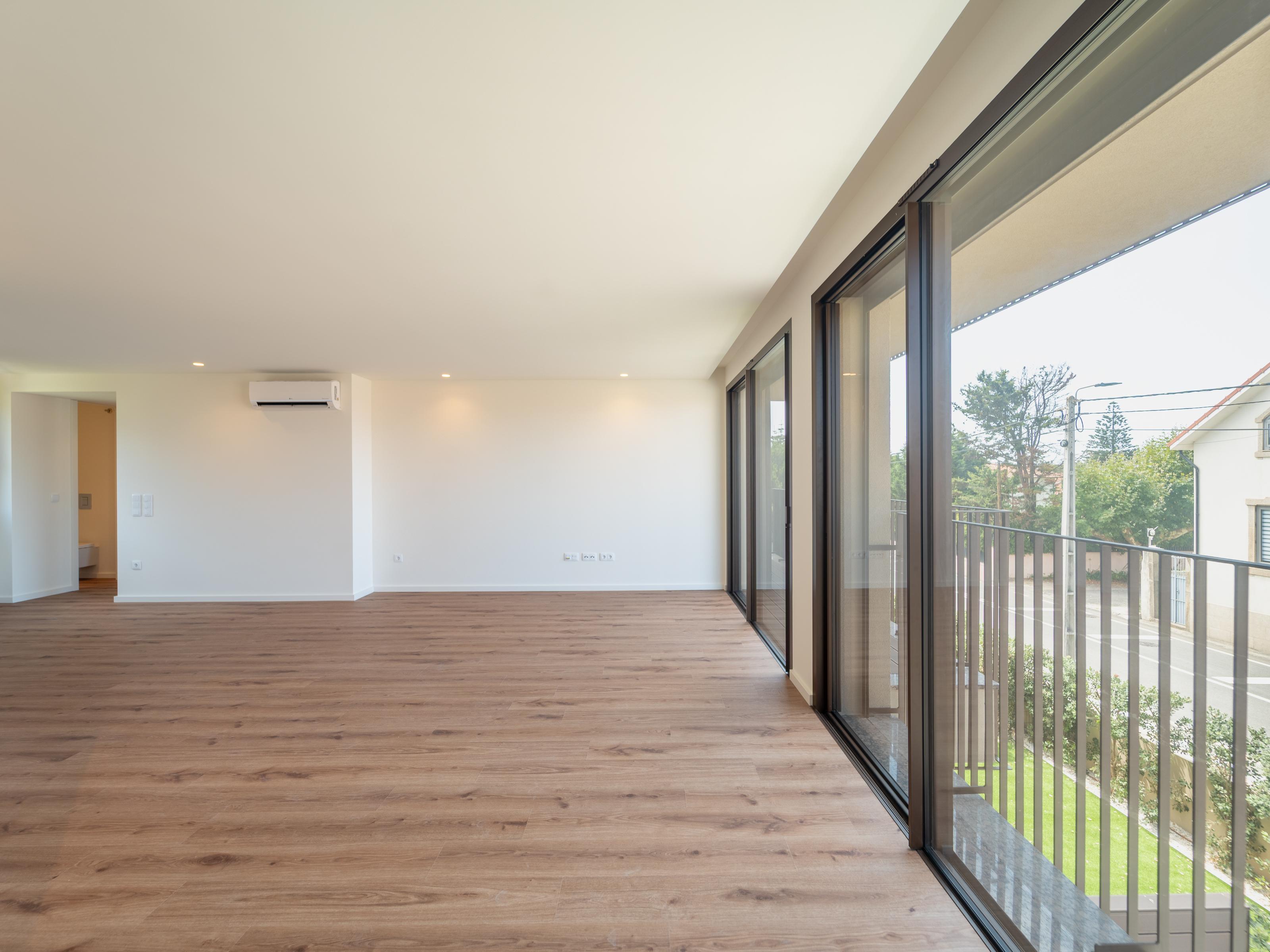 2 bedroom flat with balcony in Granja