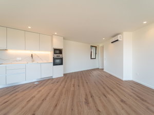 2 bedroom flat with balcony in Granja