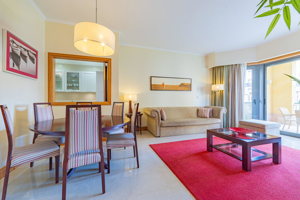 2 bedroom flat, condominium, pool and garage, Vilamoura, Algarve