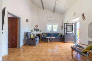 2-Bedroom Country House with Large Plot Near Loulé