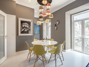 3-bedroom apartment renovated with garage and balcony in Santo António, Lisbon.