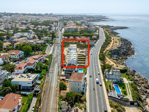 4 bedroom villa with rooftop and sea view in Cascais