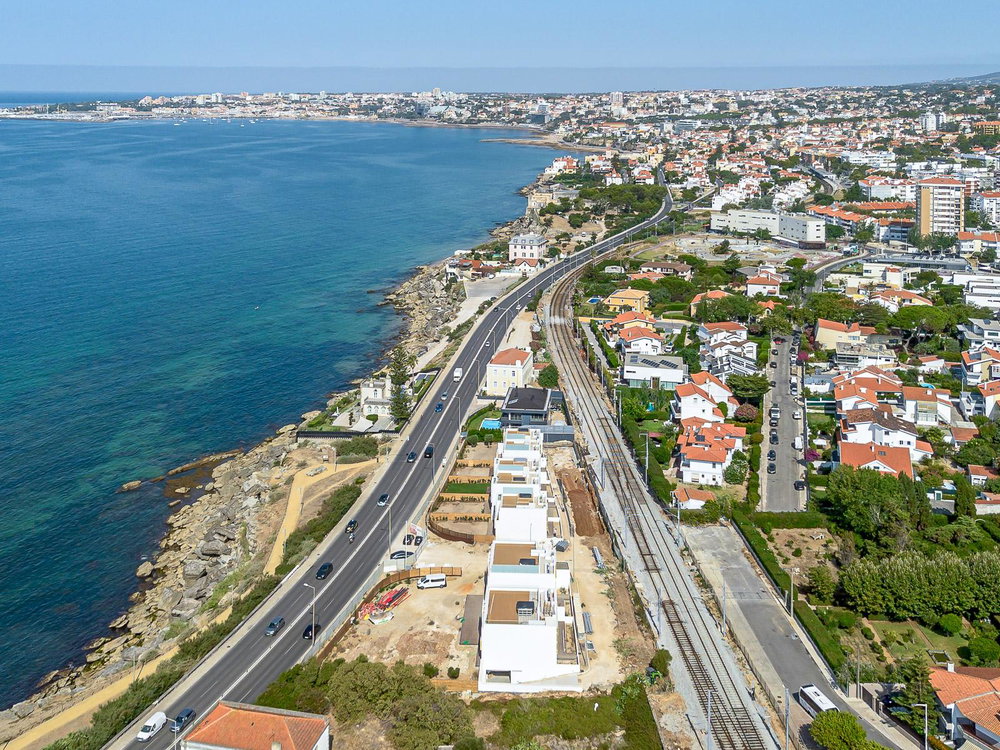 4 bedroom villa with rooftop and sea view in Cascais