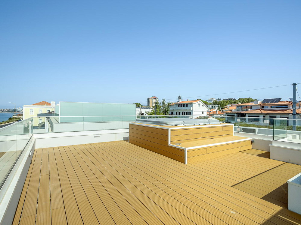 4 bedroom villa with rooftop and sea view in Cascais