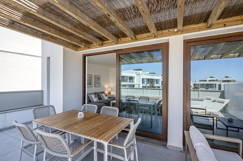 2+1 bedroom flat in property, in the centre of the village of Porto Covo