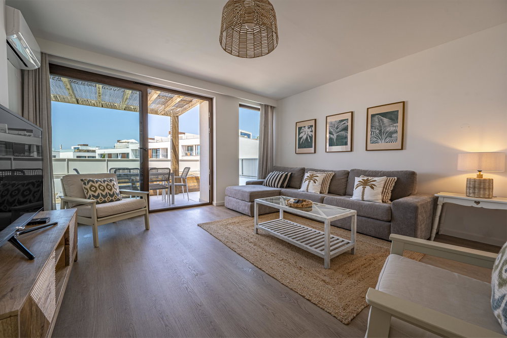 2+1 bedroom flat in property, in the centre of the village of Porto Covo