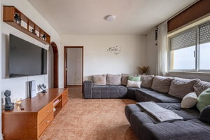 4 bedroom flat in Sines Residential Area