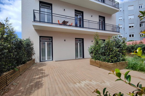 Furnished 2 bedroom flat, with terrace and parking next to Amoreiras