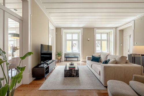 6 bedroom flat converted into 2+1 bedroom flat in Santa Maria Maior, Lisbon