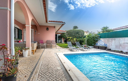 5 bedroom villa with swimming pool, garage and annexes in Brejos de Azeitão