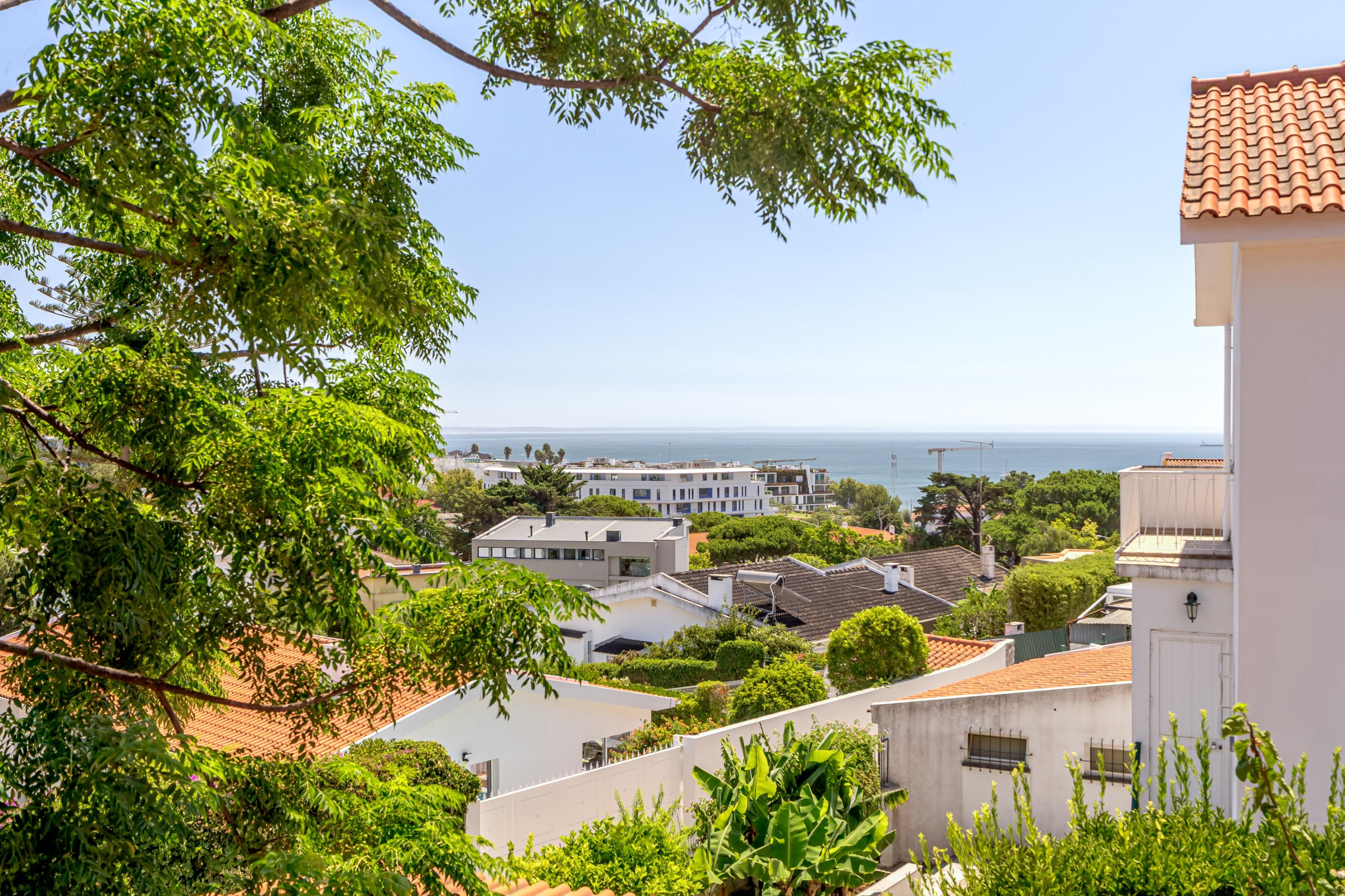6 bedroom villa with sea view in Cascais