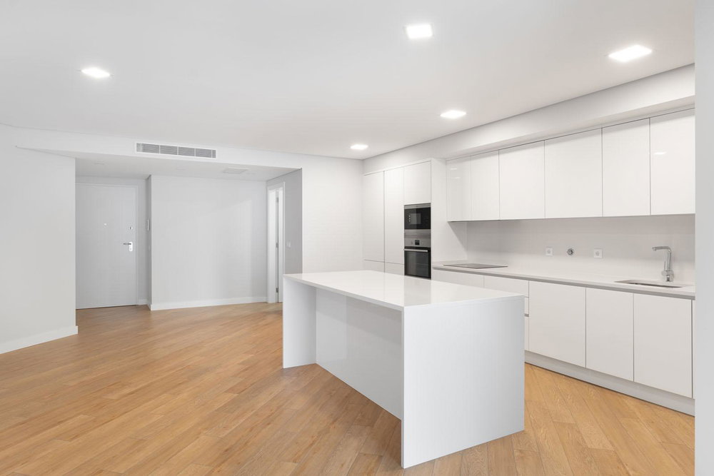 2-Bedroom Apartment in Cascais – New, with Garage and Elevator