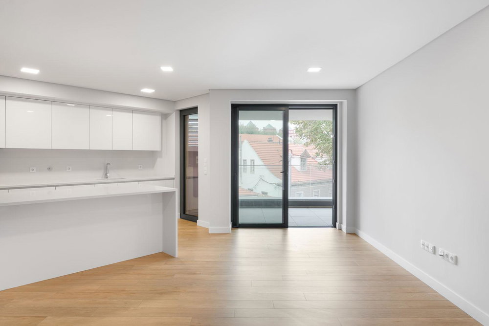 2-Bedroom Apartment in Cascais – New, with Garage and Elevator