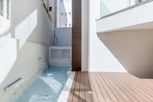 3 bedroom flat with garage, next to Av da Liberdade