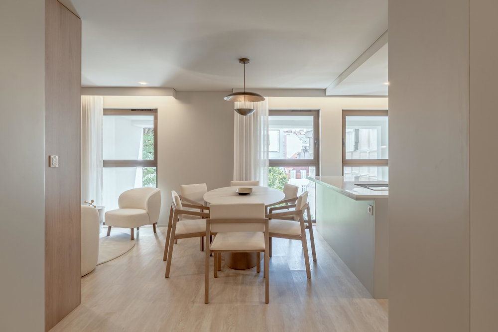 3 bedroom flat with garage, next to Av da Liberdade