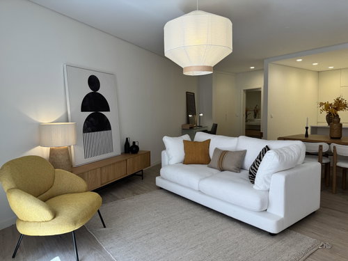 1 bedroom apartment with terrace and 1 parking place in Campolide