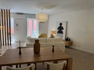 1 bedroom apartment with terrace and 1 parking place in Campolide