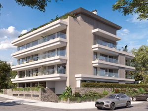 2 bedroom flat with private garden and terrace, in Cascais