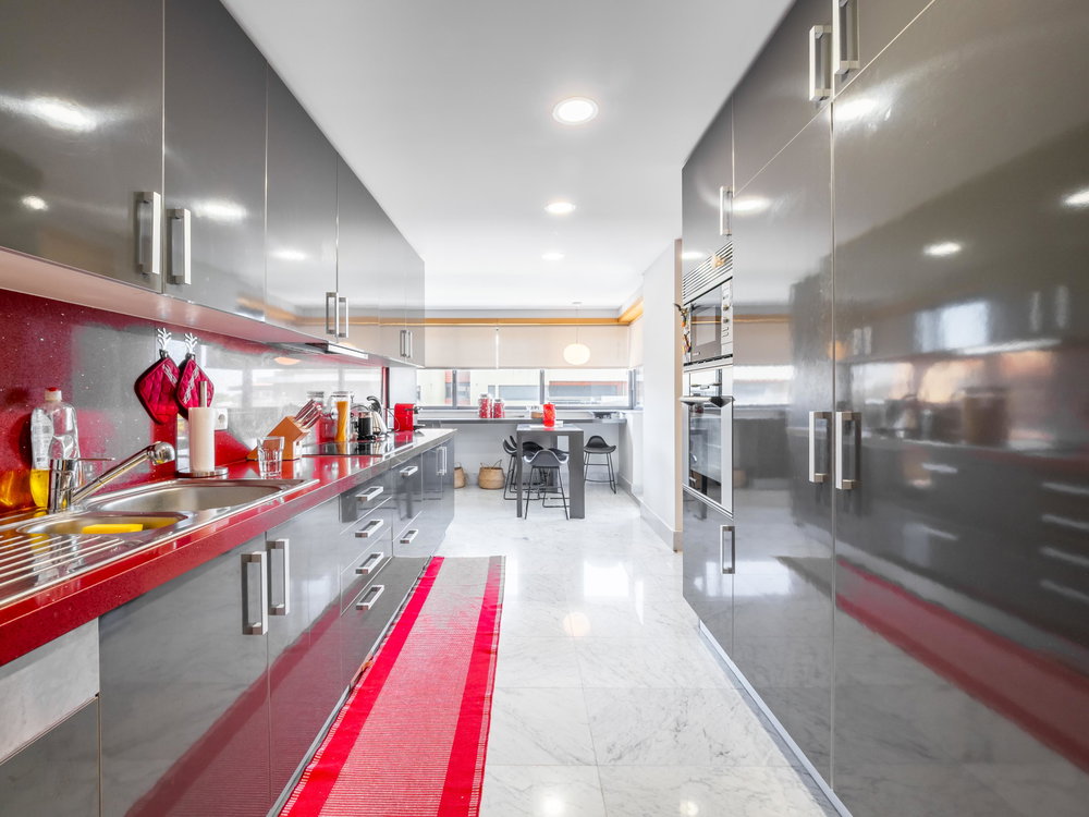 5 bedroom flat with terrace in a gated community – Porto