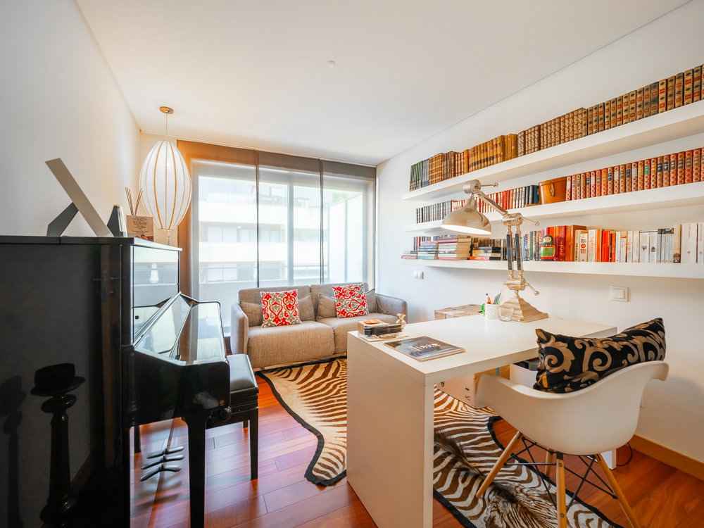 5 bedroom flat with terrace in a gated community – Porto