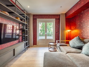 2 bedroom flat with balcony, in downtown Porto