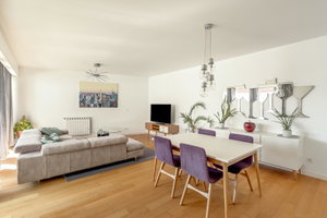 2 bedroom flat with terrace and parking in Cruz Quebrada, Algés