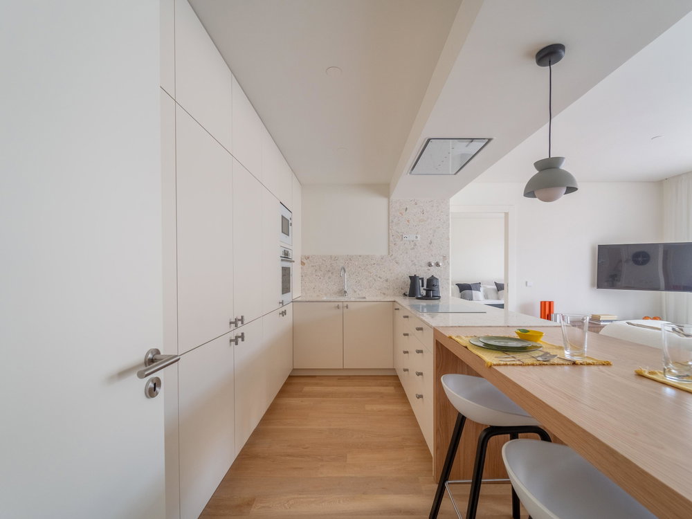 2 bedroom flat with outdoor area in the most recent development next to the Douro River