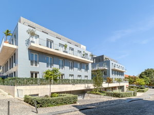 3 bedroom flat in Unique Belem with garden and terrace