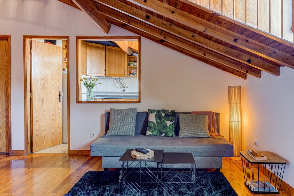 Furnished and renovated 2-bedroom apartment in Campo de Ourique