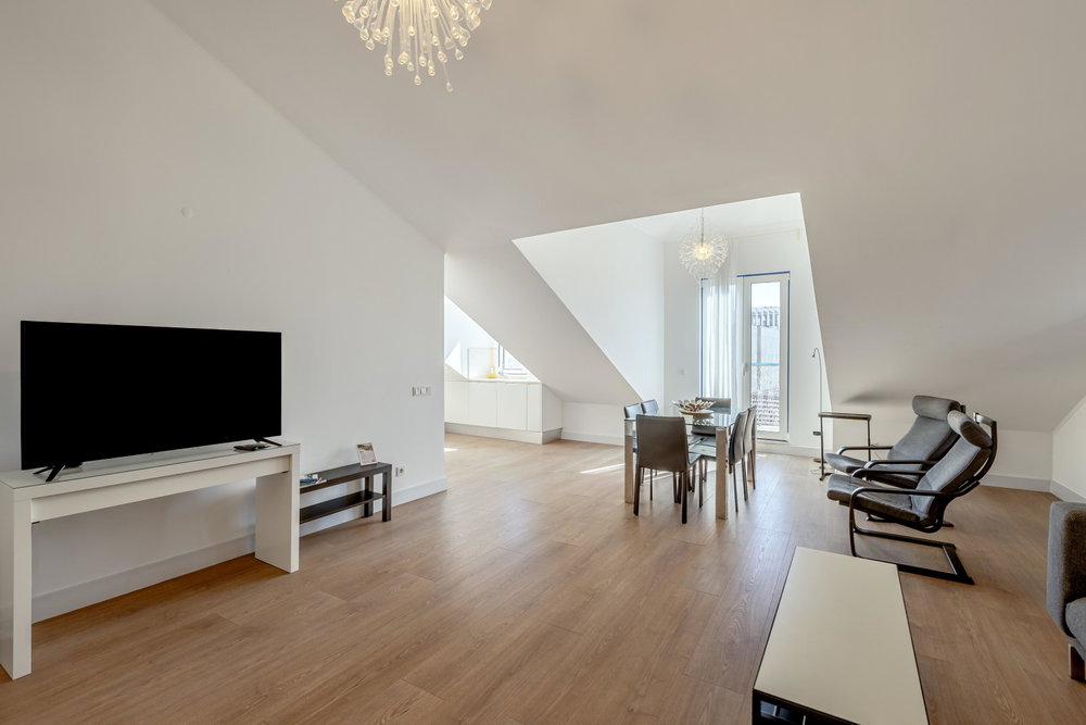 Two bedroom apartment with two balconies and river view