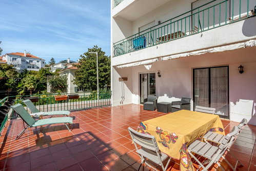 Apartamento T1 com terraço de acesso exclusivo e licença de AL