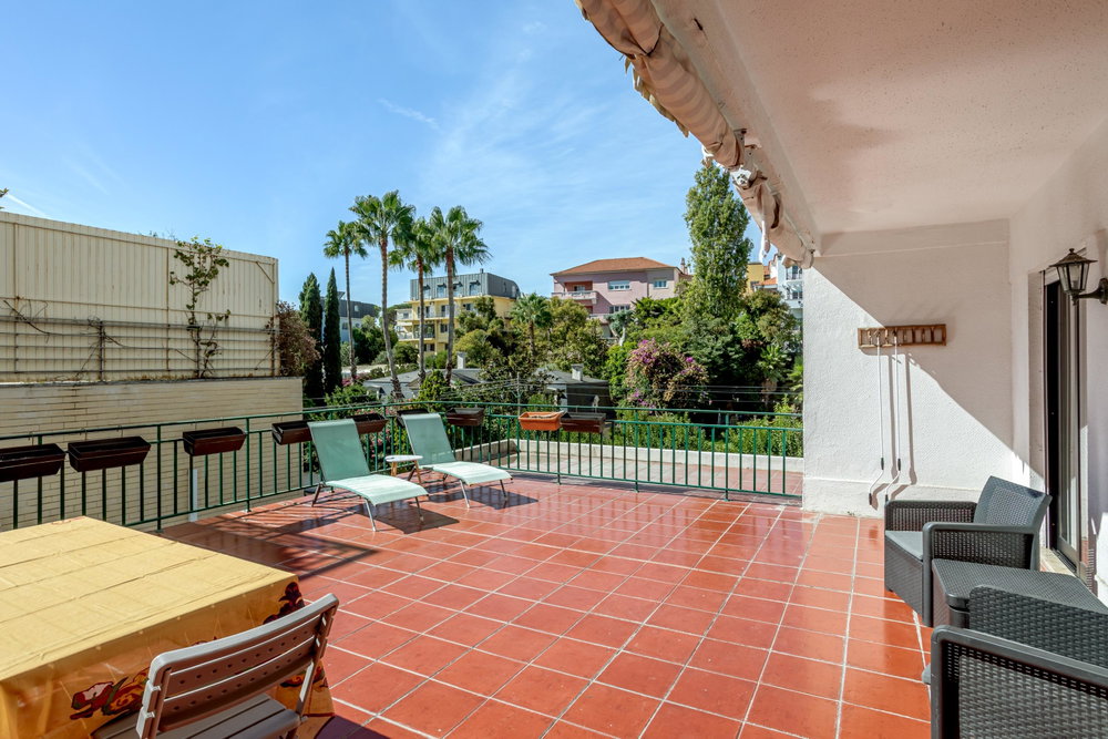 Apartamento T1 com terraço de acesso exclusivo e licença de AL